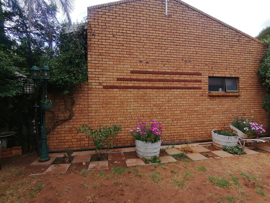 4 Bedroom Property for Sale in Wilkoppies North West